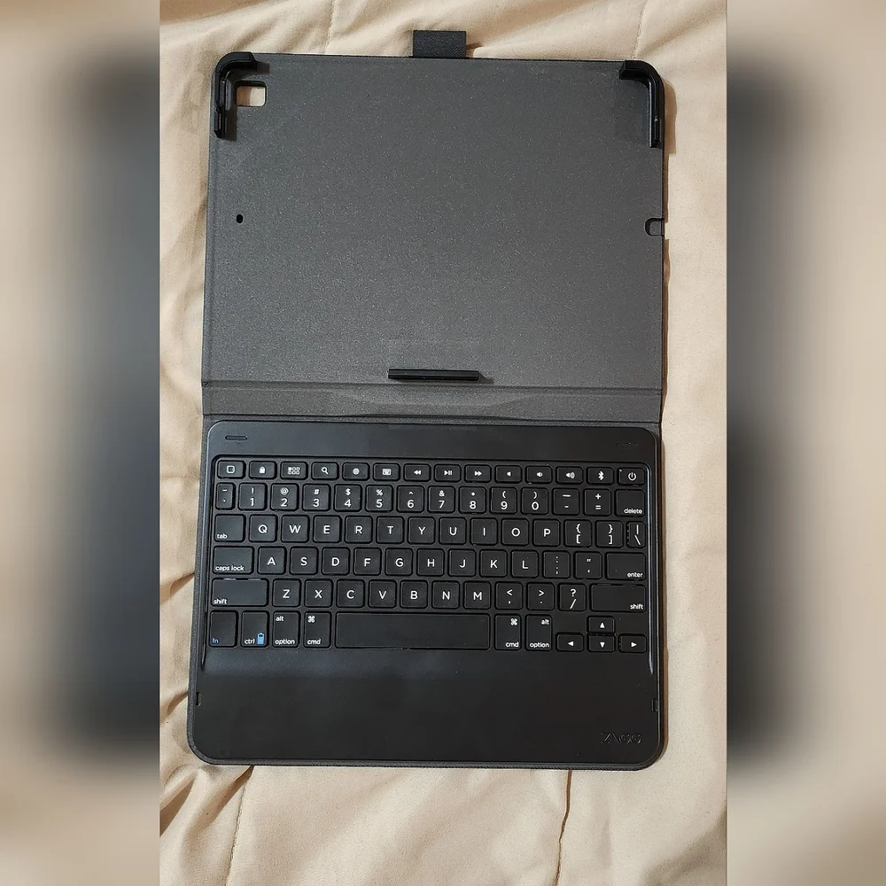 Black Tablet Keyboard Case (6th Generation iPad)